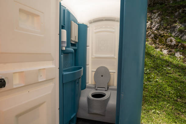 Best Affordable portable toilet rental  in Hallowell, ME