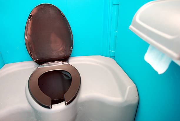 Best Portable toilet rental cost  in Hallowell, ME